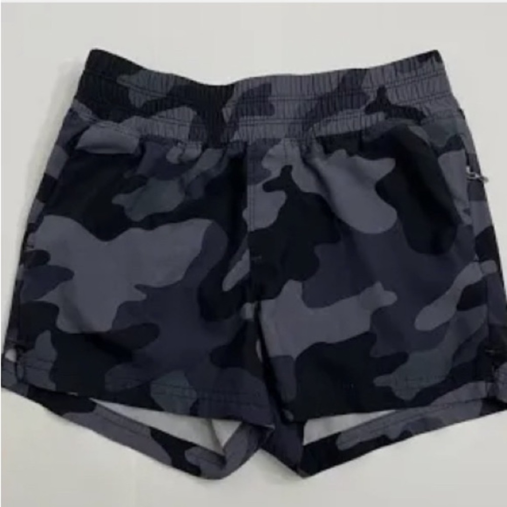 Old Navy Girls’ Active Stretch camo shorts